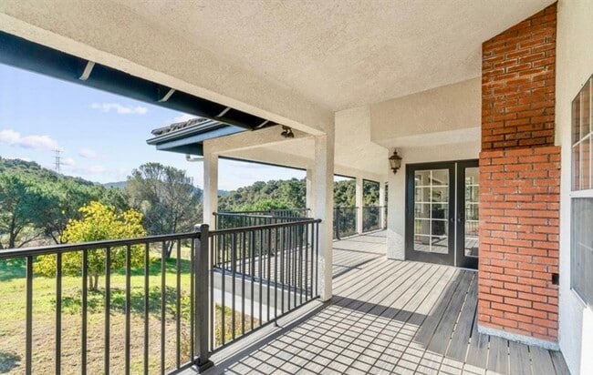 Photo - 221 Appy Way