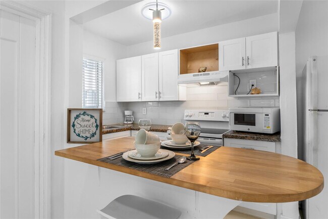 Photo - 343 Van Buren St Unidad 3