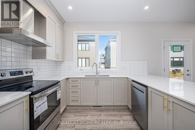 Photo - 332 Peninsula Rd