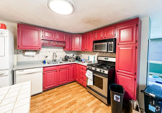 Building Photo - 121 Spring St Unit 1 Rental