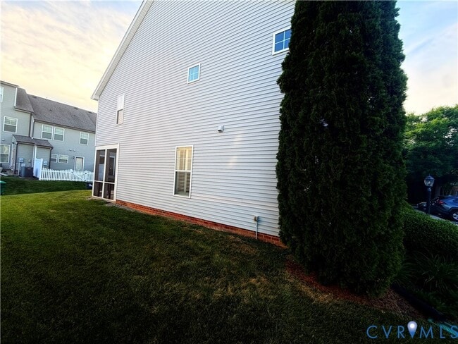 Photo - 8217 Center Path Ln