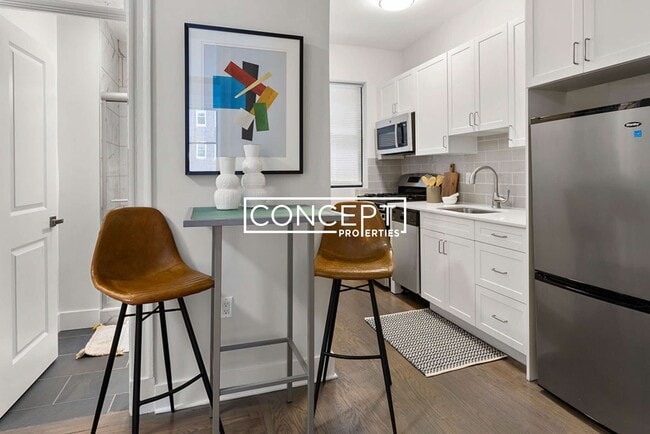 Building Photo - 81 Park Dr Unit 3CP
