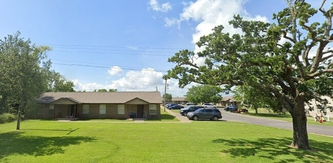 Photo - 815 E Russell Ave