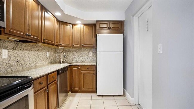Photo - 3111 Oakland Shores Dr Unit F108