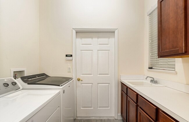 Photo - 8410 Maria Ct