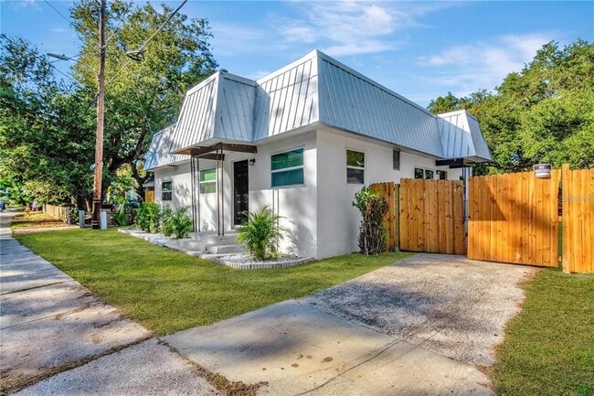 Photo - 610 Woodlawn St