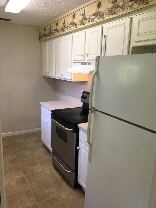 Photo - 1450 E Church St