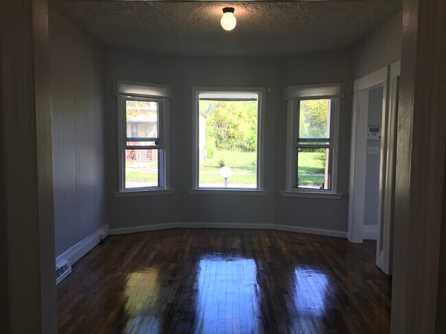 Photo - 5055 Fischer St