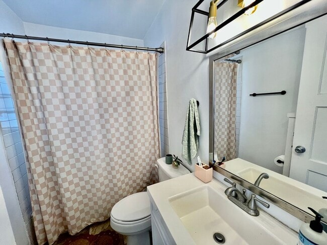 Photo - 5279 E The Toledo-Apt 5