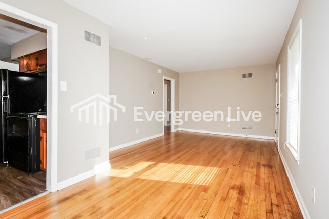 Photo - 3174 Beauchamp Dr