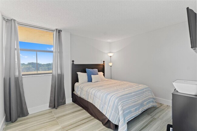 Photo - 1850 Homewood Blvd Unit 512