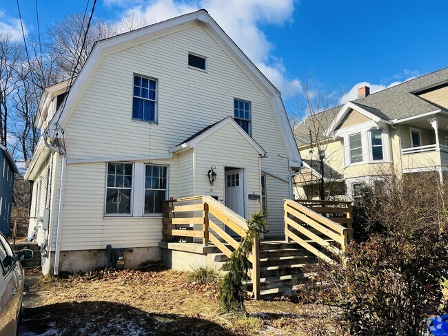 Building Photo - 21 Woodbine St Rental