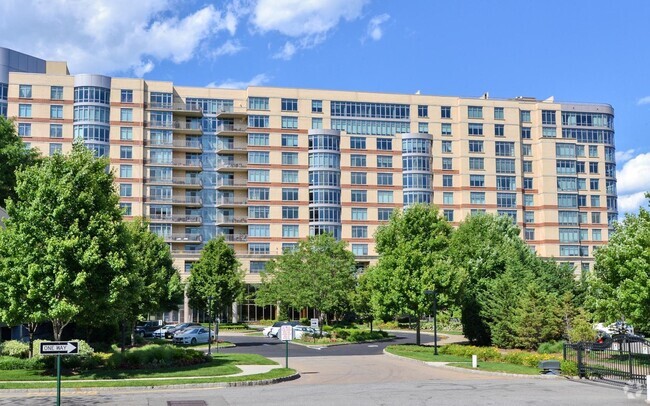 Building Photo - 8100 River Rd Unit 310 Rental