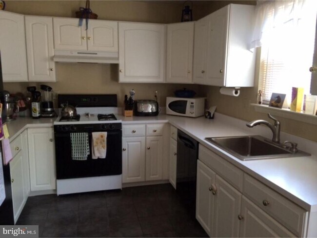 Photo - 343 Glenn Rose Cir