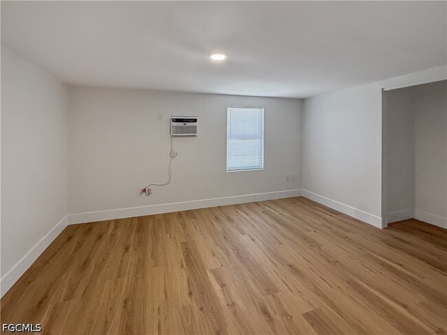 Photo - 204 2nd St