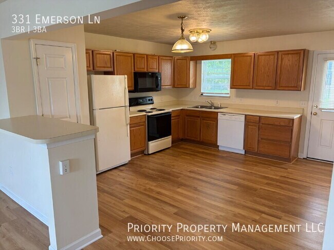 Photo - 331 Emerson Ln