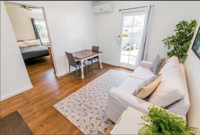 Photo - 809 N Curson Ave