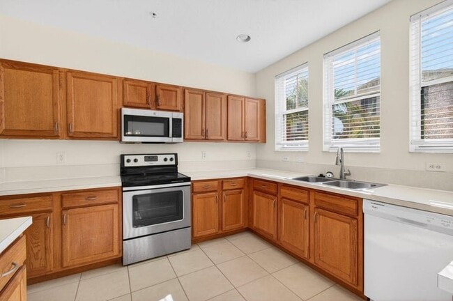 Photo - 770 Millbrae Ct