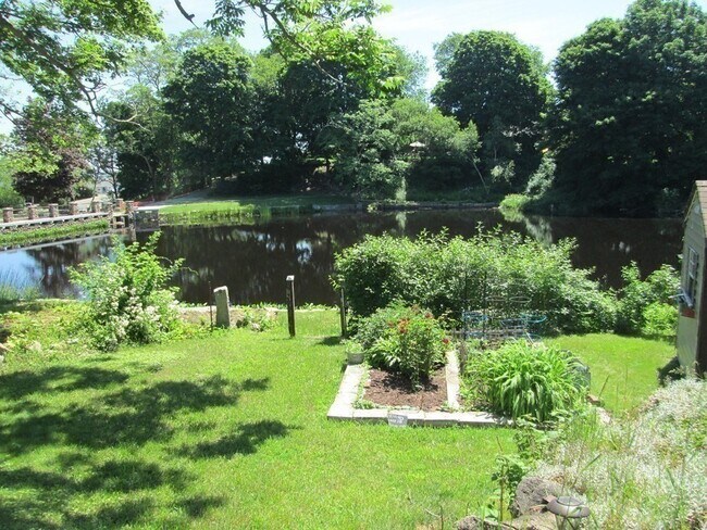 Building Photo - 25 1/2 King St Unit 1