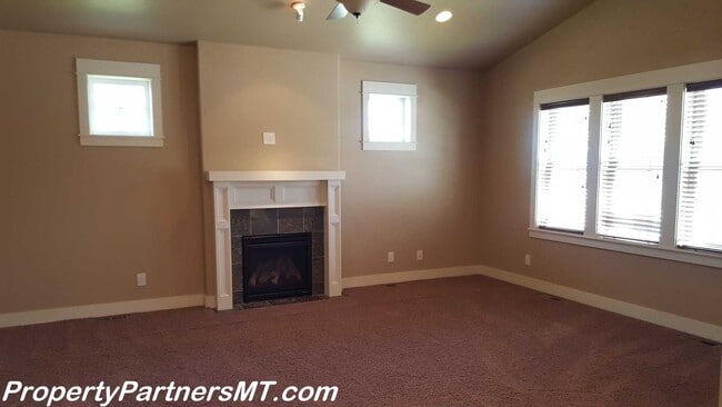 Photo - *** Beautiful *** 3 Bed 2 Bath house in Alder Creek