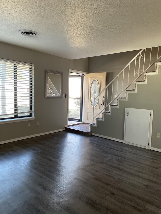 Photo - 1620 Cherry Stone St