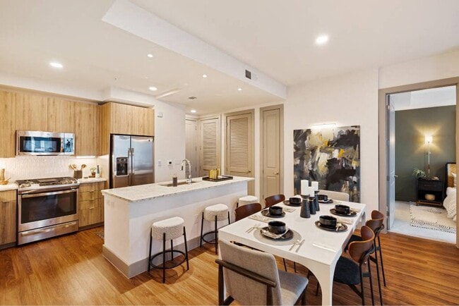 Modern Living with Skyline Views - Modern Living with Skyline Views Unit RARH3