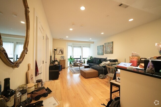 Building Photo - 9 Miner St Unit 310 Rental