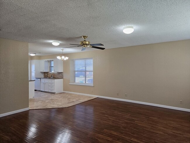 Photo - 3/2 Robinson Duplex