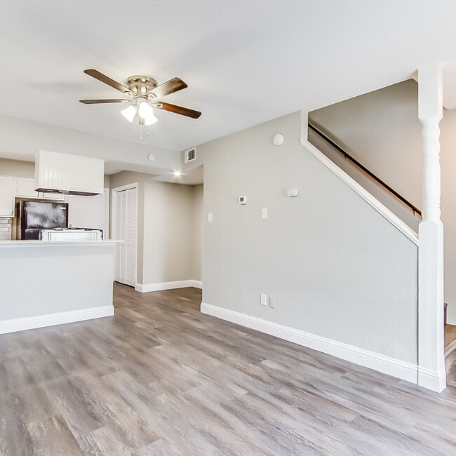 Photo - 406 Noble Ave