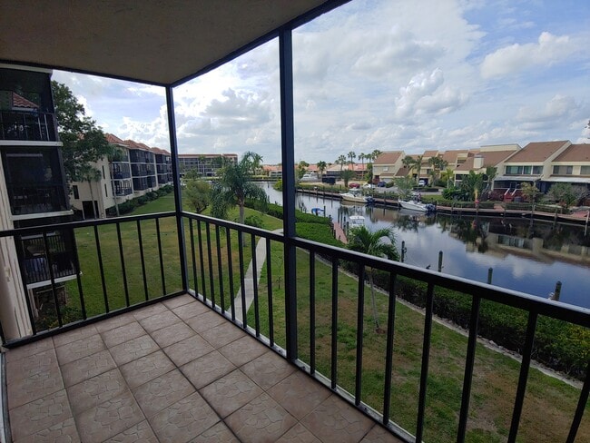 25188 Marion Ave Unit B203