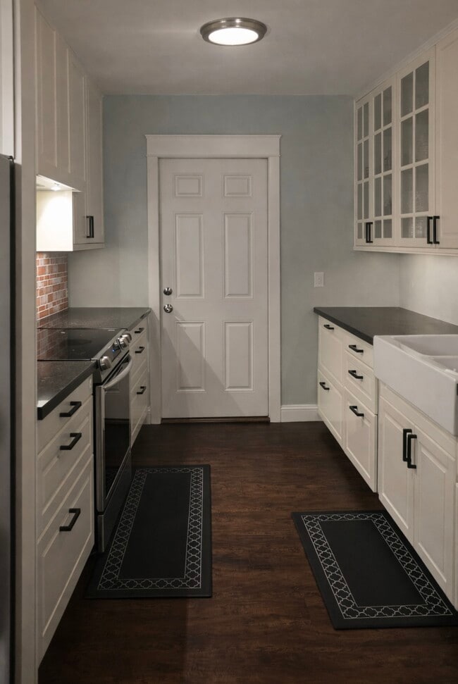 Photo - 102 Elliott Way