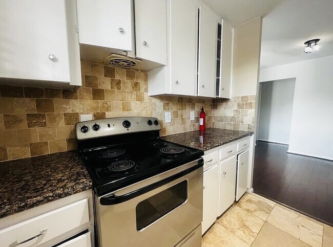 Photo - 5123 Del Monte Dr Unit 1