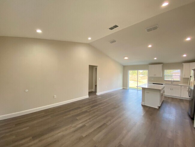 Photo - Desirable SW Ocala Neighborhood, 3/2/2 **W...