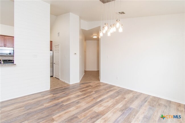 Photo - 7003 Osbaldo Dr