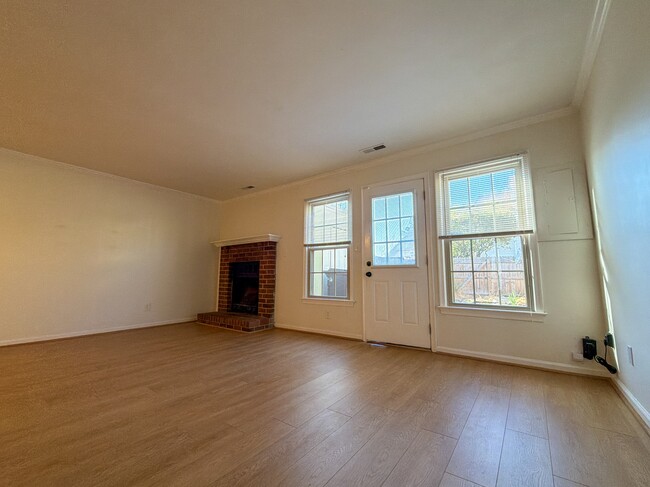 Photo - 4780 Marlwood Way