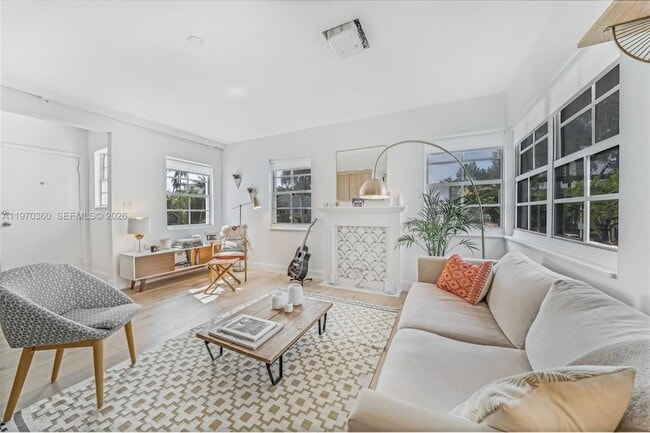 Photo - 1457 Meridian Ave Unidad 201