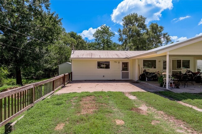 4 Rainbow Dr
