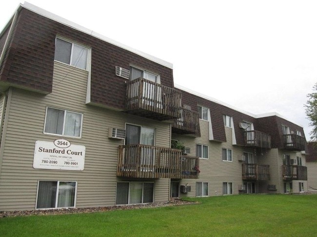 Building Photo - Stanford Court Rental