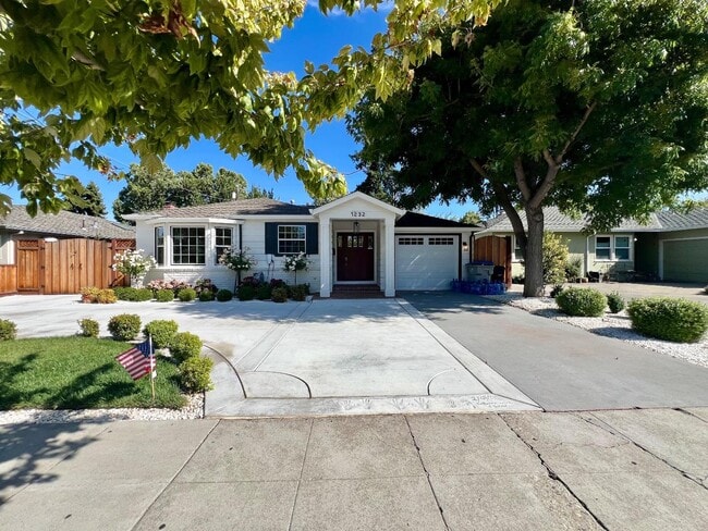 Photo - 1232 Malone Rd