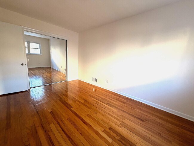 Photo - 304 Columbia Ave Unidad Apt 1