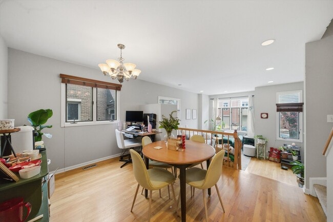 Photo - 1248 W Fletcher St