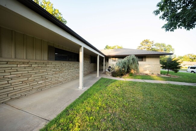 Photo - Mid-Century 3 Bedroom in Pine Valley Estates