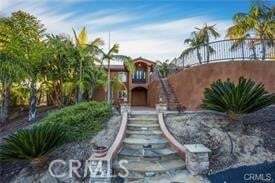 2440 Los Alisos Dr