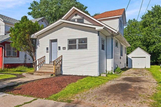 Building Photo - 6929 13th Ave