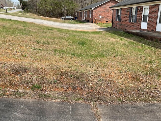 Photo - 382 TURNER St