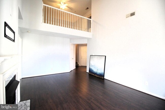 Photo - 46598 Drysdale Terrace Unit 303
