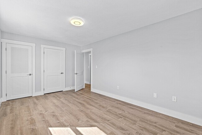 Photo - 4 Golden Ct Unit 2