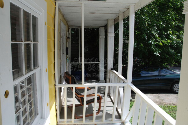 Photo - 70 Chester Ave SE