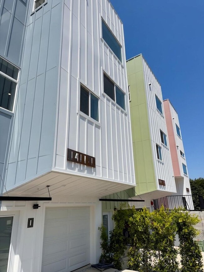 Building Photo - Tremont Three Unit #2