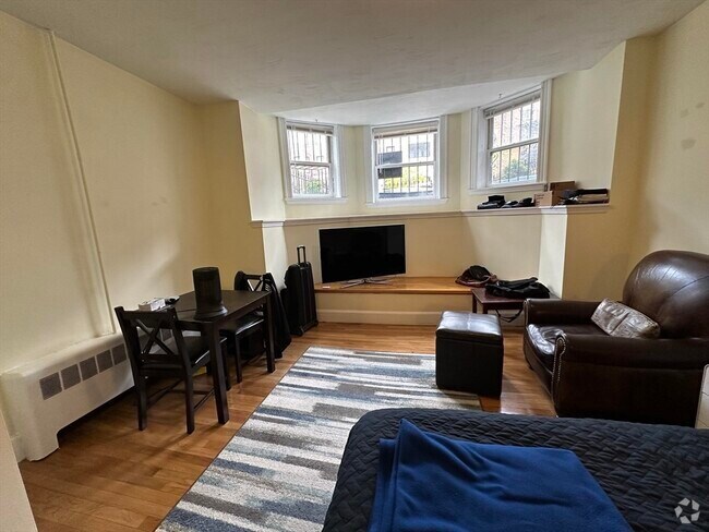 Building Photo - 300 Marlborough St Unit 1 Rental